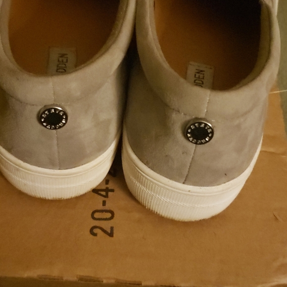 Steve Madden Suede Slip On Sneakers Sz 9 - Picture 2 of 3